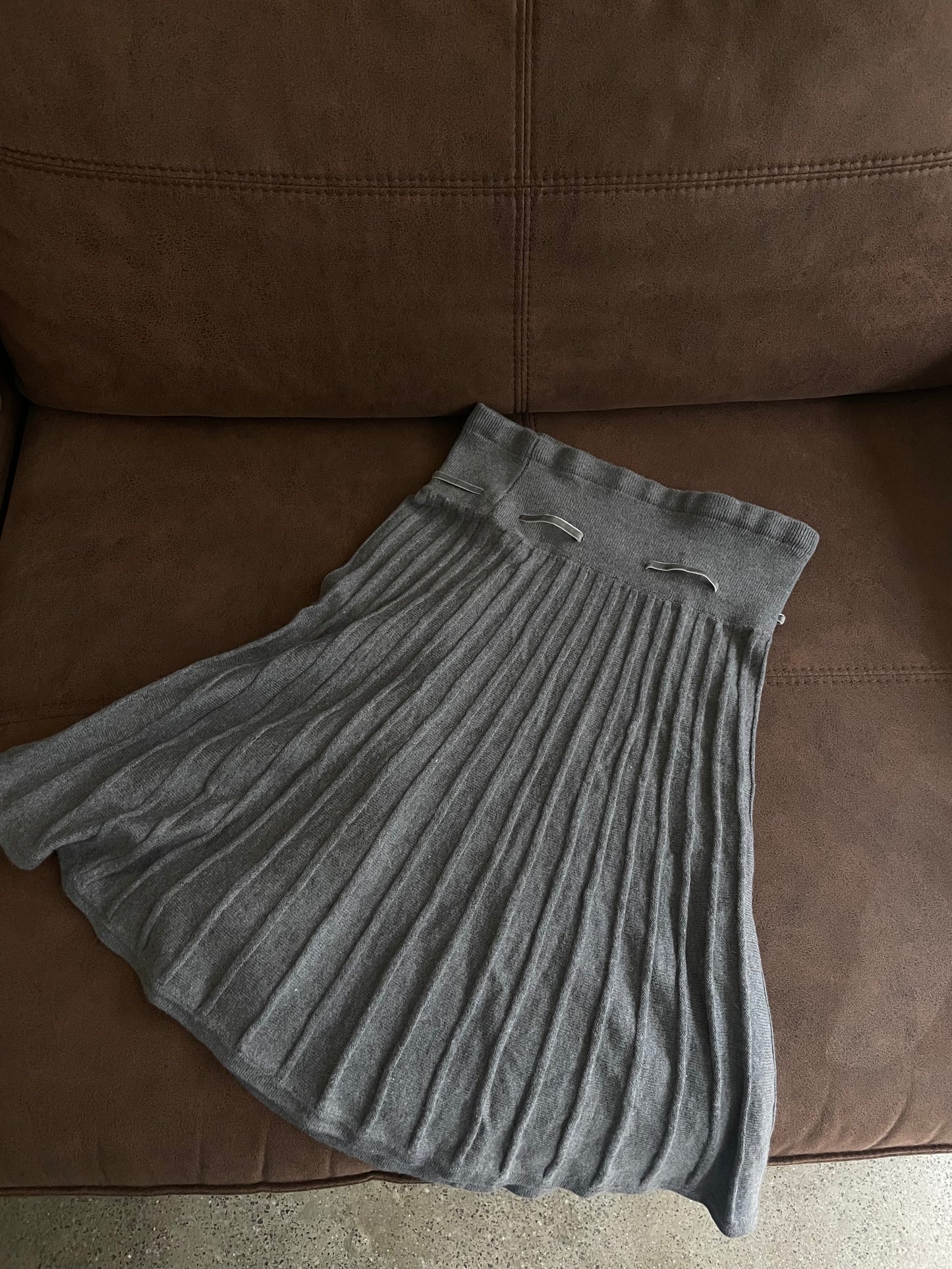 Knit pleated skirt