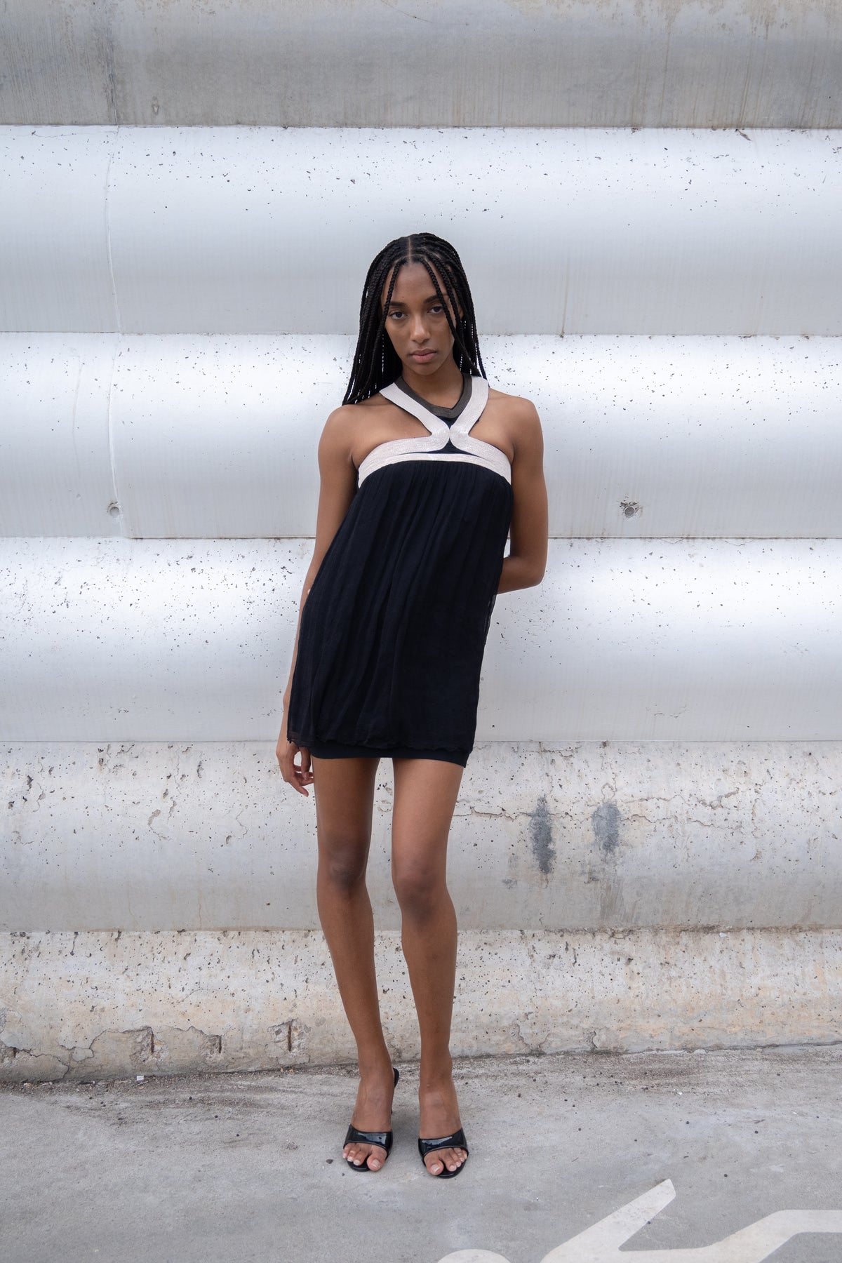 Contrasted jute and muslin mini dress